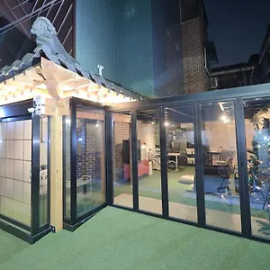 ** ゲストハウス ワイズ ハウス ホンデ 韓国